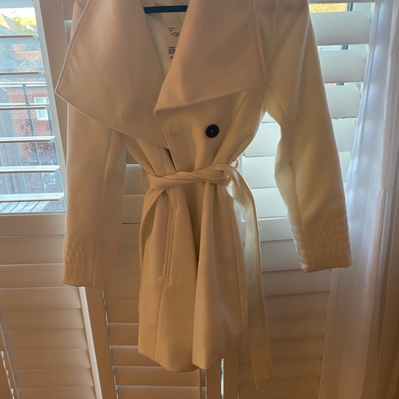 White wrap coat - Picture 3 of 3